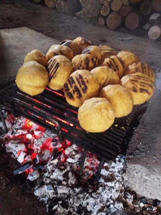 Hotel Langa Stana Curtea de Argeş Esterno foto