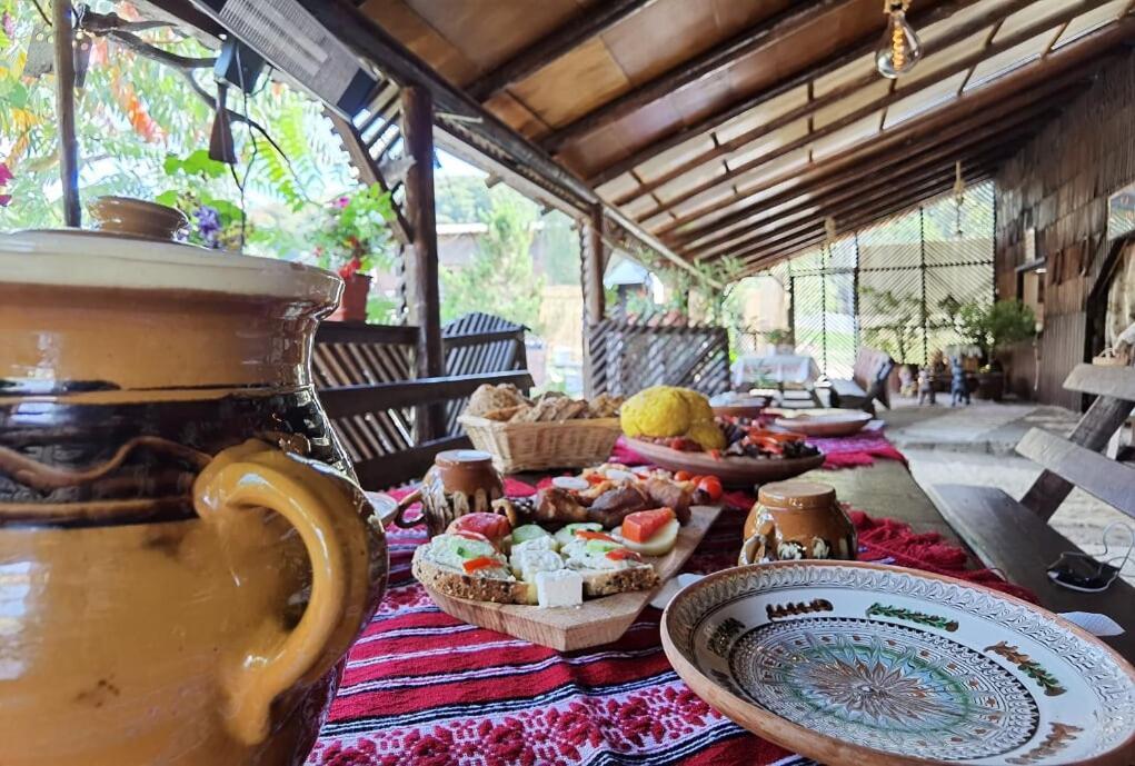 Hotel Langa Stana Curtea de Argeş Esterno foto