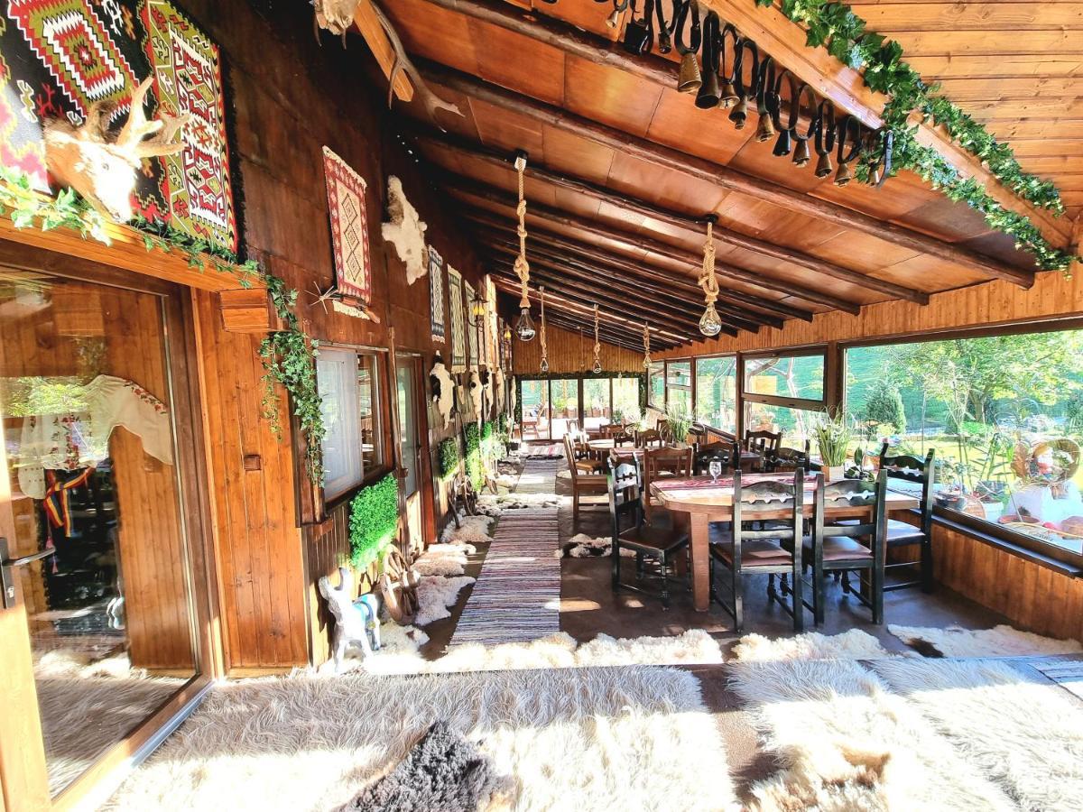 Hotel Langa Stana Curtea de Argeş Esterno foto